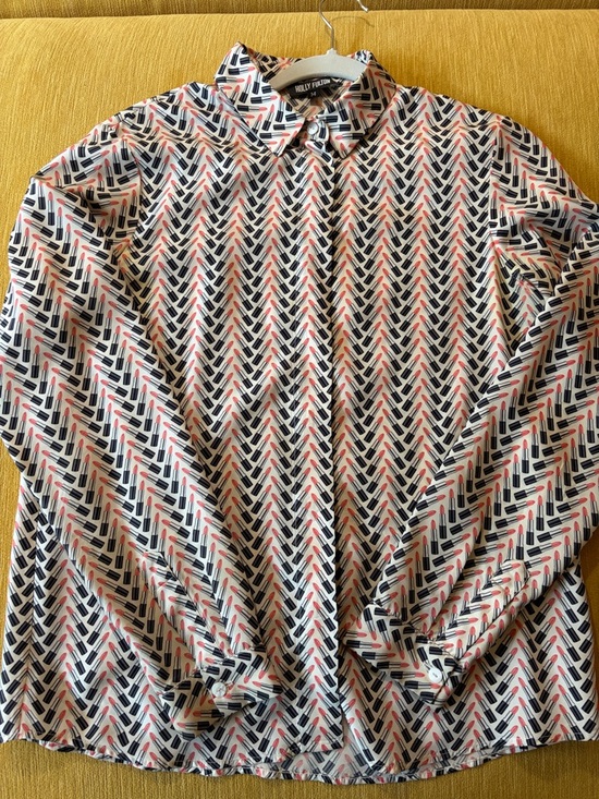 holly fulton Tops - Iconic lipstick print Long-Sleeve Button-Up Shirt